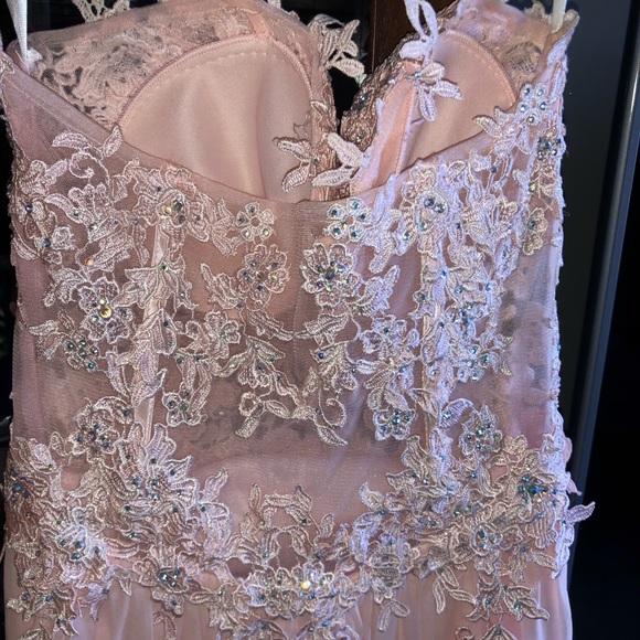 Grad dress light pink size 4 - Picture 3 of 5